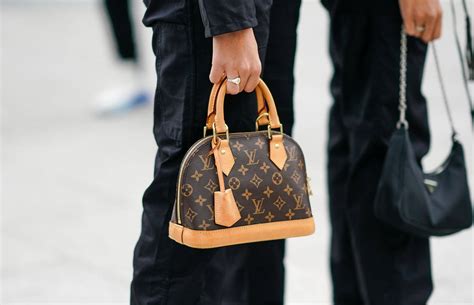 how much can you pawn a louis vuitton purse|are louis vuitton handbags pawned.